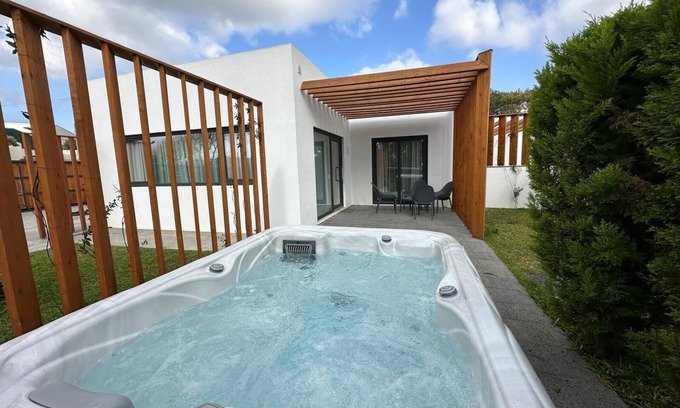 Ponta Delgada Villa | Vilas do Olival