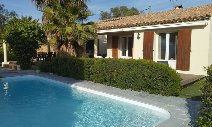 Giens Villa | Villa 130 m2, pool and terrace, facing the sea, on 1300m2 of wooded grounds.