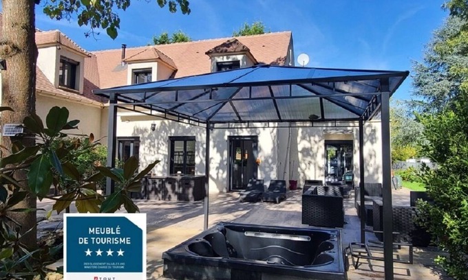 Pontault-Combault House | Villa 16pers - 240m2 sur 3800m2 de Jardin - Jaccuzzi 6/7 Places