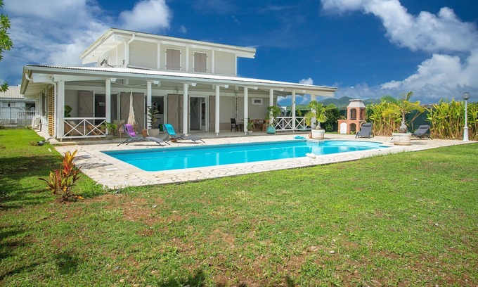 Petit Bourg Villa | Villa 3 Chambres, 7 Personnes, Piscine