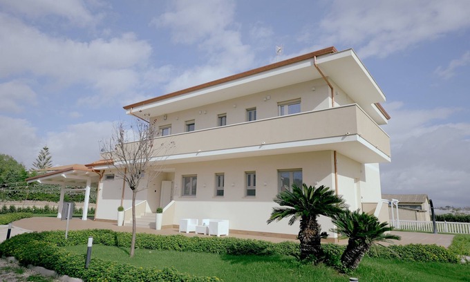 Magazzeno Condo | Villa 300 m from the sea, ideal for families and events