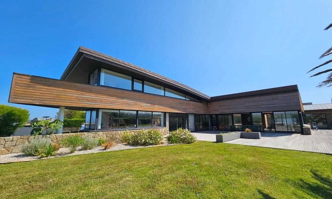 Roscoff Villa | Villa 300 m², sea view, indoor pool and SPA