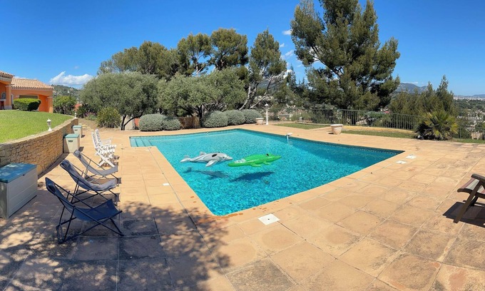 Ollioules Villa | Villa 4 chambres, piscine, clim, vue mer, wifi