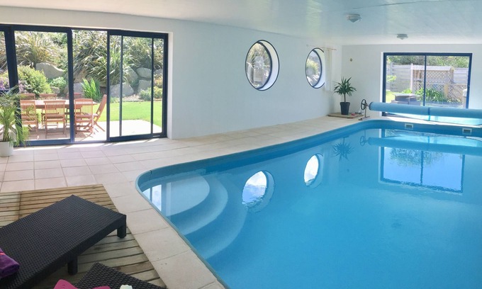 Plouescat Villa | Villa 4* private indoor pool/SPA - Beach 200m away
