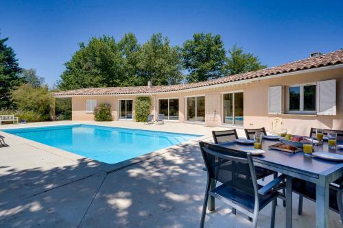 Saint-Sulpice-et-Cameyrac Villa | Villa avec piscine aux portes de Bordeaux