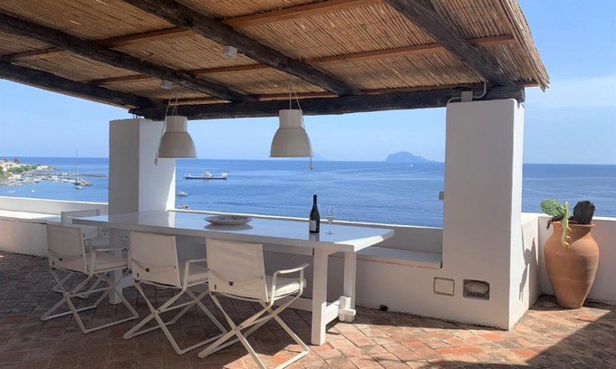 Santa Marina Salina House | Villa A Madonnuzza - casa sul mare, splendide terrazze panoramiche