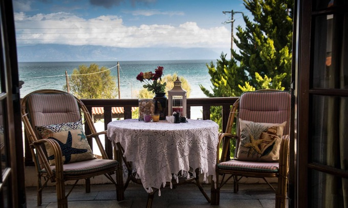 Xylokastro-Evrostina Villa | Villa across the sea