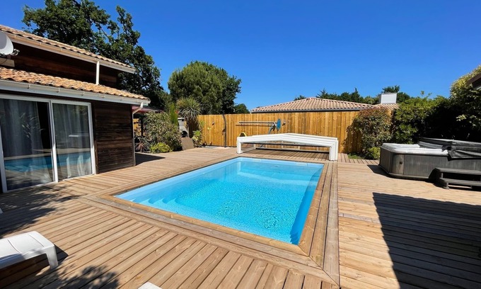 Grayan-Et-L'Hopital House | VILLA air-conditioned private covered heated swimming pool, jacuzzi, Sauna