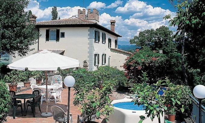Sagginale Villa | Villa Alfiere, fully refundable with voucher*: A splendid three-story villa situated in a secluded location surrounded by meadows and by green hills, with Free WI-FI.