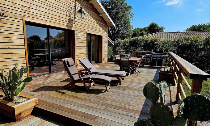 Andernos-les-Bains House | Villa Ananké, À 5mn de la Plage, Villa Cocon sur le Bassin D'arcachon !