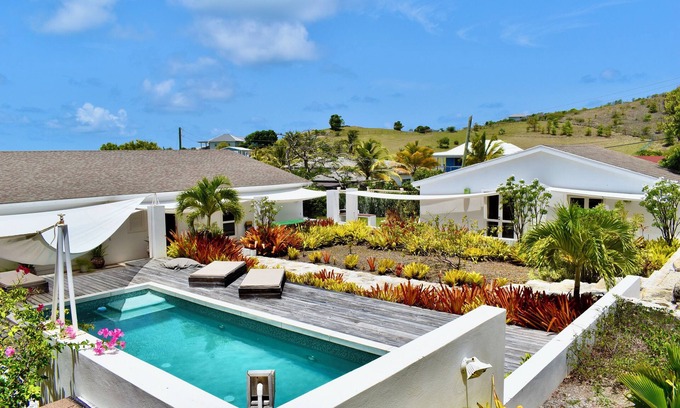 Mamora Bay Villa | Villa Annalibe–Oceanfront 5-Bedroom Villa with Pool near English Harbour Antigua
