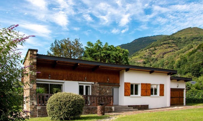 Juzet-de-Luchon House | Villa Art Natura
