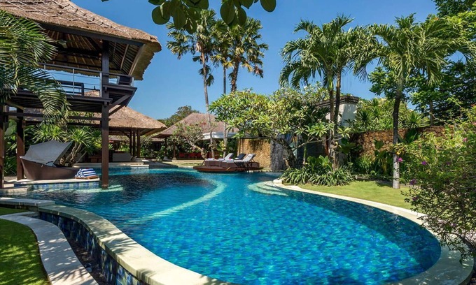 Petitenget Villa | Villa Asta - Five Bedroom Villa, Sleeps 16