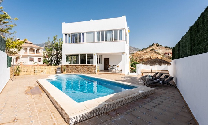 Torrequebrada Villa | Villa 'Asuncion Benalmadena Costa' with Mountain View, Wi-Fi and Air Conditioning