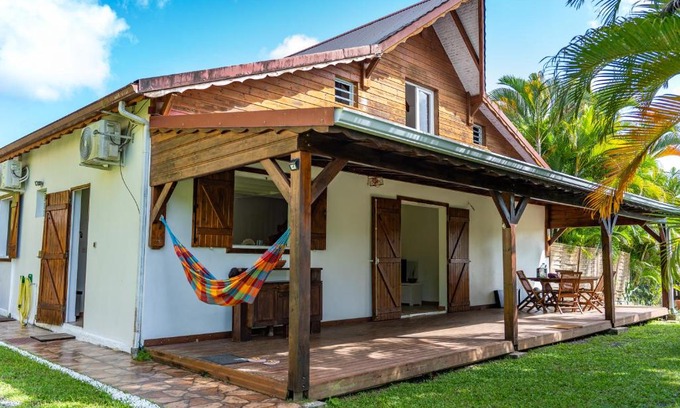 Les Abymes Villa | Villa au calme avec Jacuzzi, Villa Le Boursoie