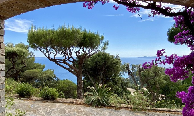 Le Rayol House | Villa Avec vue Spectaculaire sur la mer et Proche de la Plage