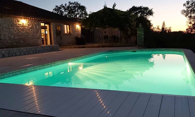 Saint-Beauzeil House | Villa Avec Piscine en Campagne Sans vis à Vis/animaux Acceptés