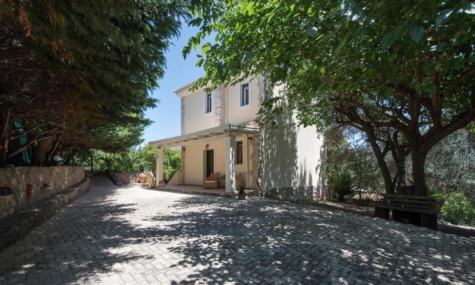 Dafnata Villa | Villa Aziza