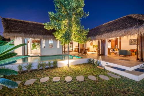 Gili Air Villa | Villa Banten, modern villa with private pool
