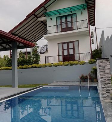 Hettimulla Cabin | Villa Barbara - Private Pool Villa in Ahungalla