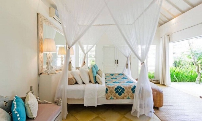 Padonan Villa | Villa Baru - 4 Bedrooms with Rice Field View