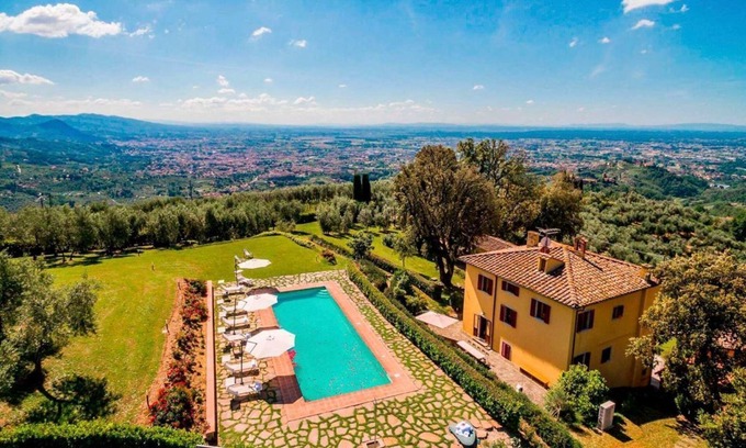 Massa e Cozzile Villa | Villa Bernardino - Five Bedroom Villa, Sleeps 12