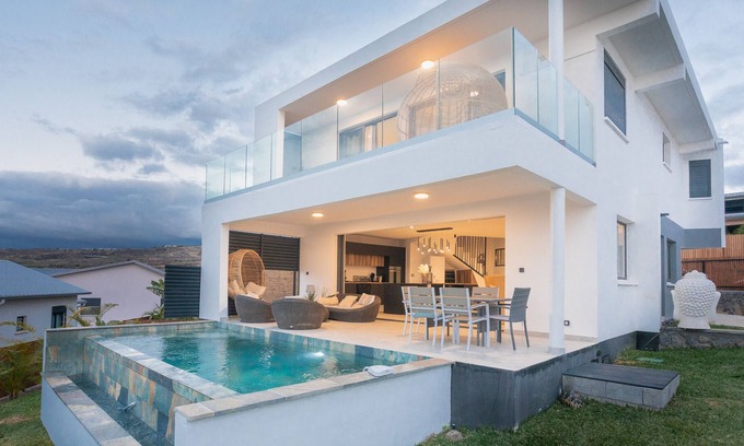 Carosse Villa | Villa Blanche - Dans quartier calme vue mer