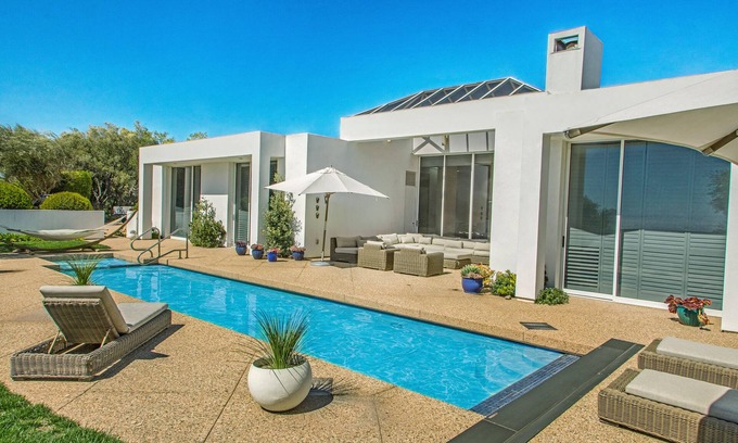 Santa Barbara House | Villa Blanca - Design and Sleek Sophistication in Montecito