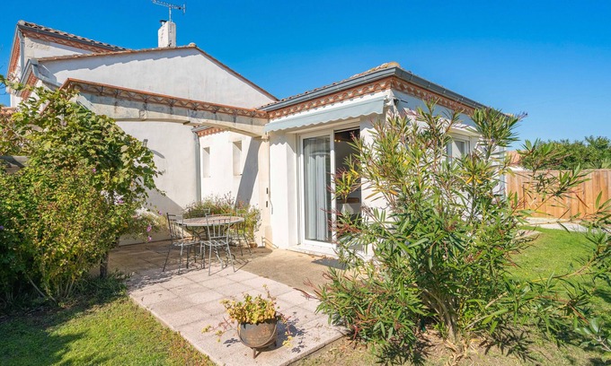 Vaux-sur-Mer Apartment | Villa Bleu Océan – The Cordouan Studio