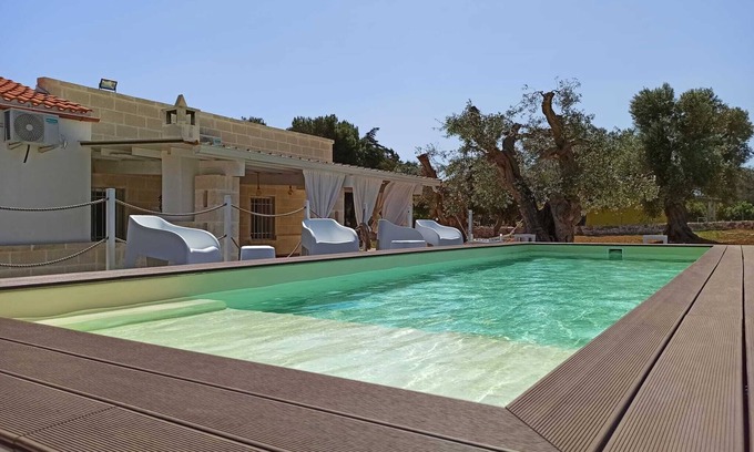 Serranova Villa | Villa Butticchio - Four Bedroom Villa, Sleeps 12