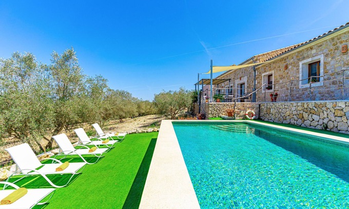 Sineu Villa | Villa Caluix with A/C, internet and swimming pool