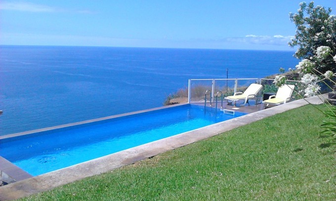 Calheta Villa | Villa Camacho IX - Cosy Atlantic View