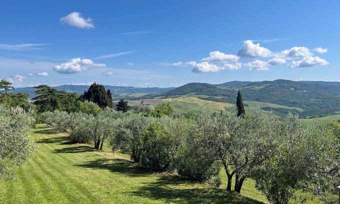Volterra House | Villa Capannina.nPrivate pool, beautiful grounds and stunning countryside viewsn