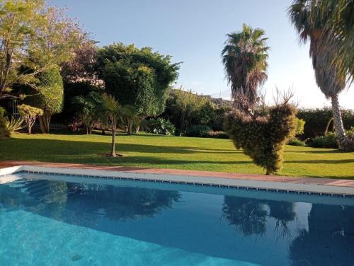 Sauzal Villa | Villa Carioca - with private pool, marvelous garden and amazing ocean view