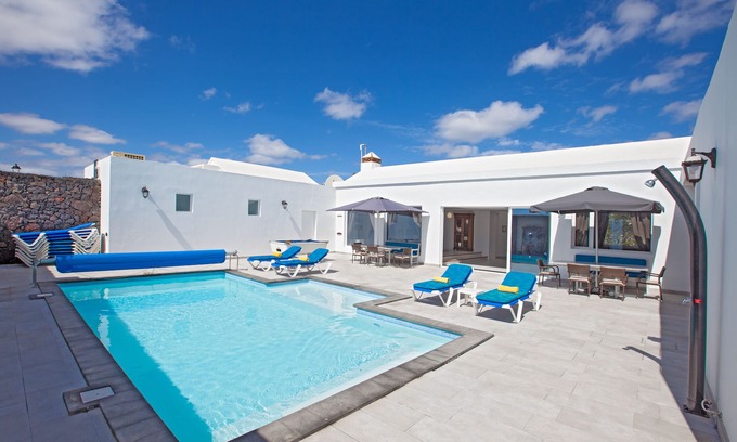 Los Mojones Villa | Villa Cartaphilus 6 bedrooms, 4 bath, free A/C, Electric heated pool, Pool table