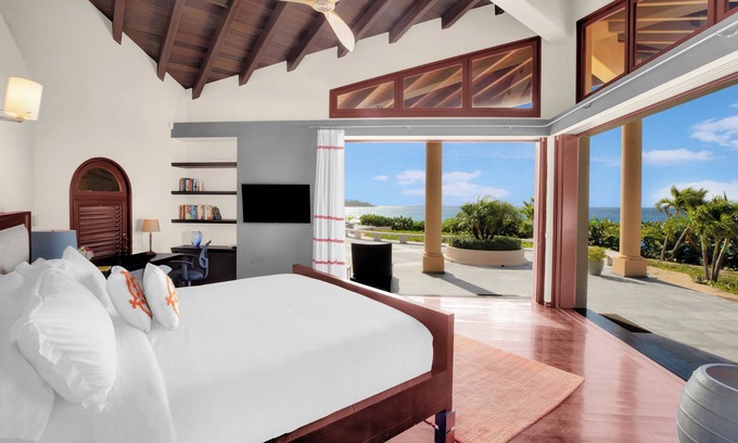 Plum Bay Boat Rental | Villa Casa De La Playa