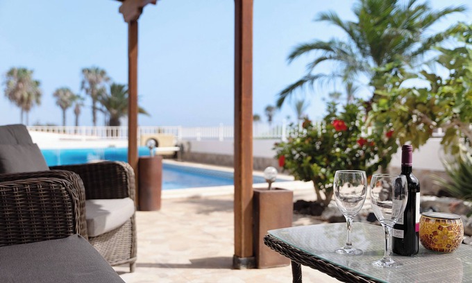 Complejo turistico Amarilla Golf Villa | Villa "Casa Eliana" Near the Beach with Sea View, Pool, Wi-Fi, Terrace & Garden