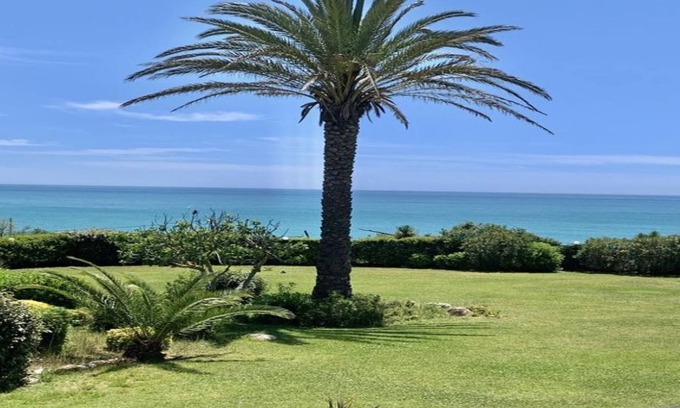 Armacao de Pera Villa | Villa Charme Villa, 1st floor, by the sea, overlooking the fine sandy beach.