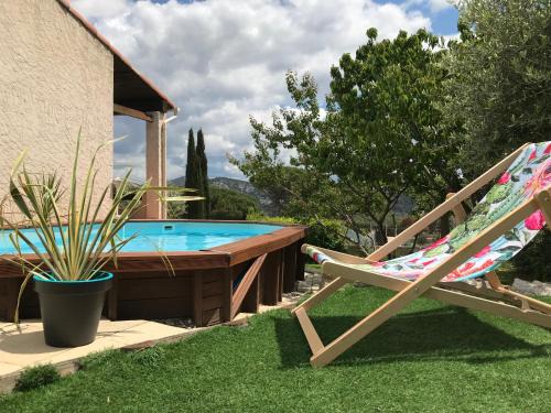 Carnoux-en-Provence Villa | Villa Cléa, belle propriété provençale, jardin, piscine, au calme