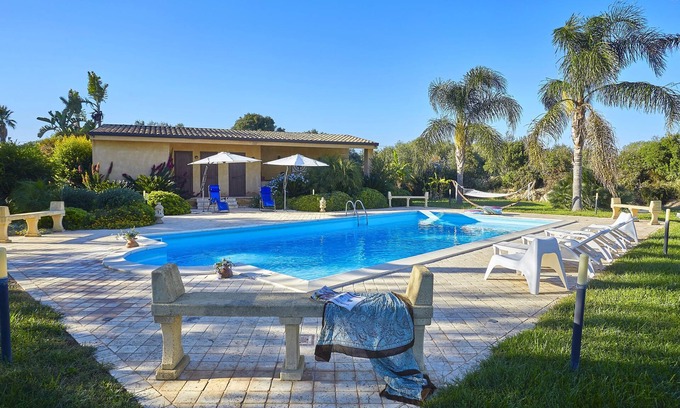 Castelvetrano Villa | Villa Claudia - Marinella Di Sel.