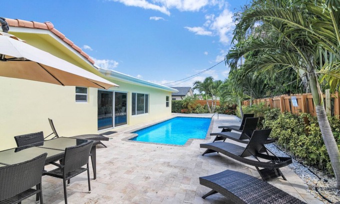 Boca Raton House | Villa Coastal Cove Sparkling Pool Close to Beach BBQ En-Suite