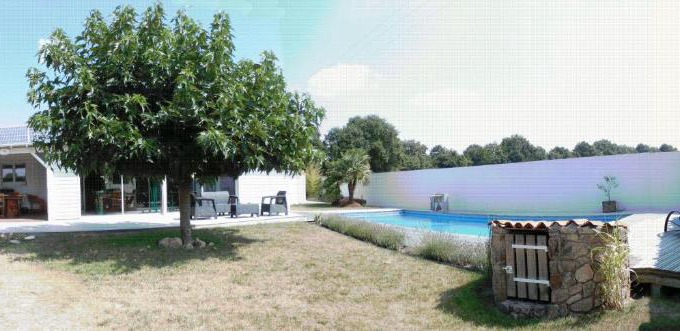 Mortagne-sur-Sevre Bed & Breakfast | Villa Coloniale