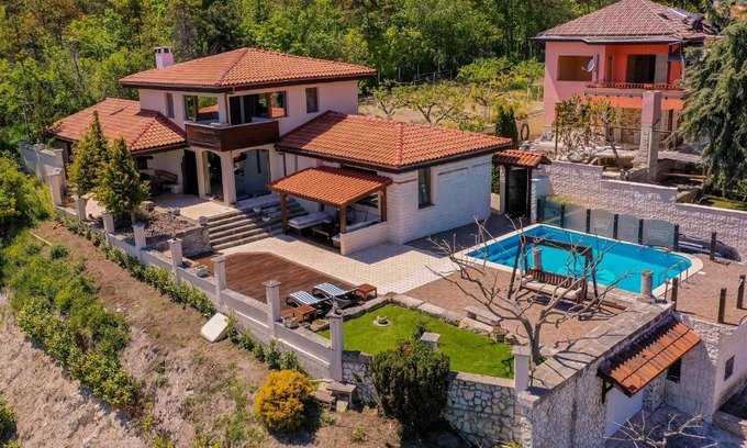 Balchik Villa | Villa Cook with Sea View - Heated Pool - at Balchik