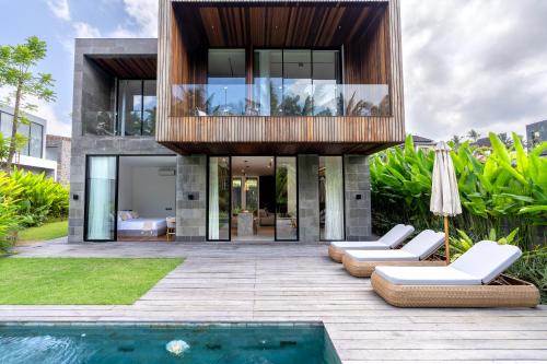 Pejeng Kawan Villa | Villa Cube - Stylish 3BR Villa with Jungle View and Pool