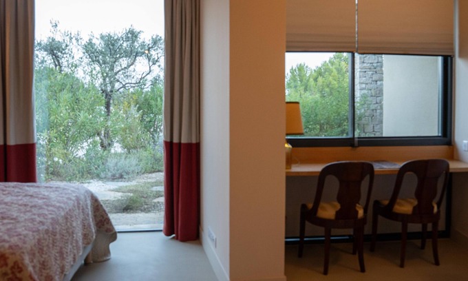 Villeneuve-les-Avignon Villa | Villa Dans le Maquis Avec vue sur le Fort Saint André