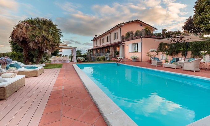 Capannori Villa | VILLA DANA, 4 bedrooms 4 bathrooms Retreat Villa with Private Swimming Pool and SPA