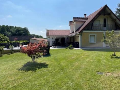 Pernois House | Villa de L'ovalie