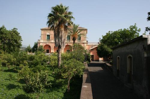 Santa Tecla House | Villa dei leoni