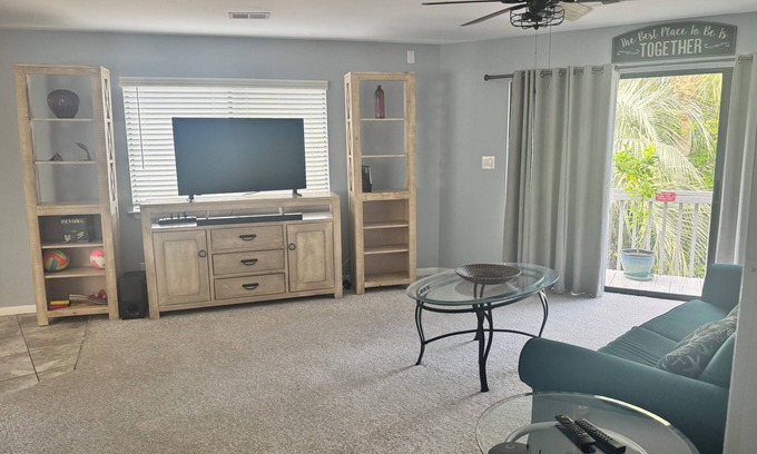 Miramar Beach Condo | Villa del Mar in Crystal Village—Walk to Emerald Coast & Relax by the Pool