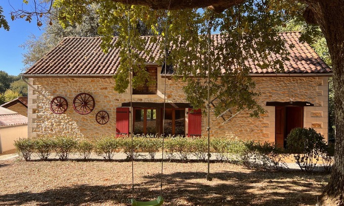 La Chapelle-Aubareil House | Villa 'Domaine De Caractère En Perigord' with Private Pool, Private Terrace and Wi-Fi